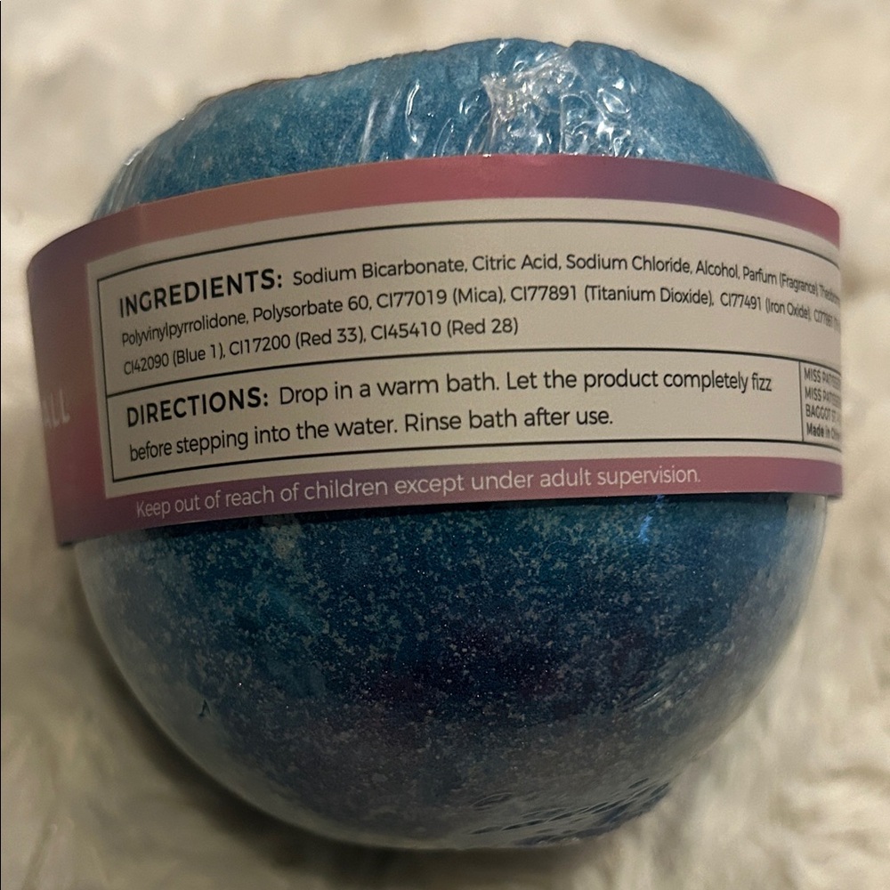 Miss Patisserie Night Geode Bath Ball - Picture 7 of 7